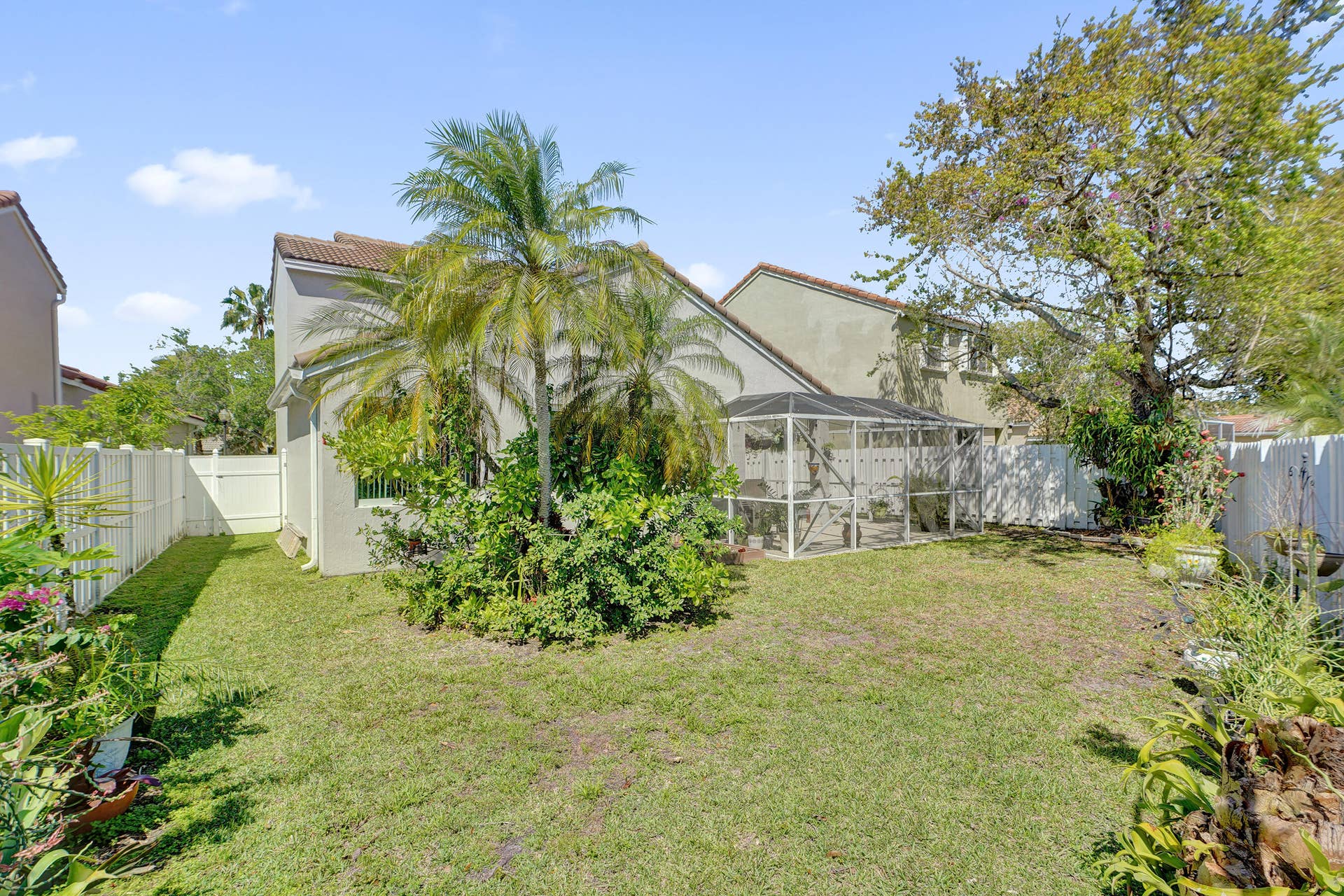 873 Stanton Drive, Weston, FL 33326 YARD WITH PLENTY OF ROOM FOR POOL
