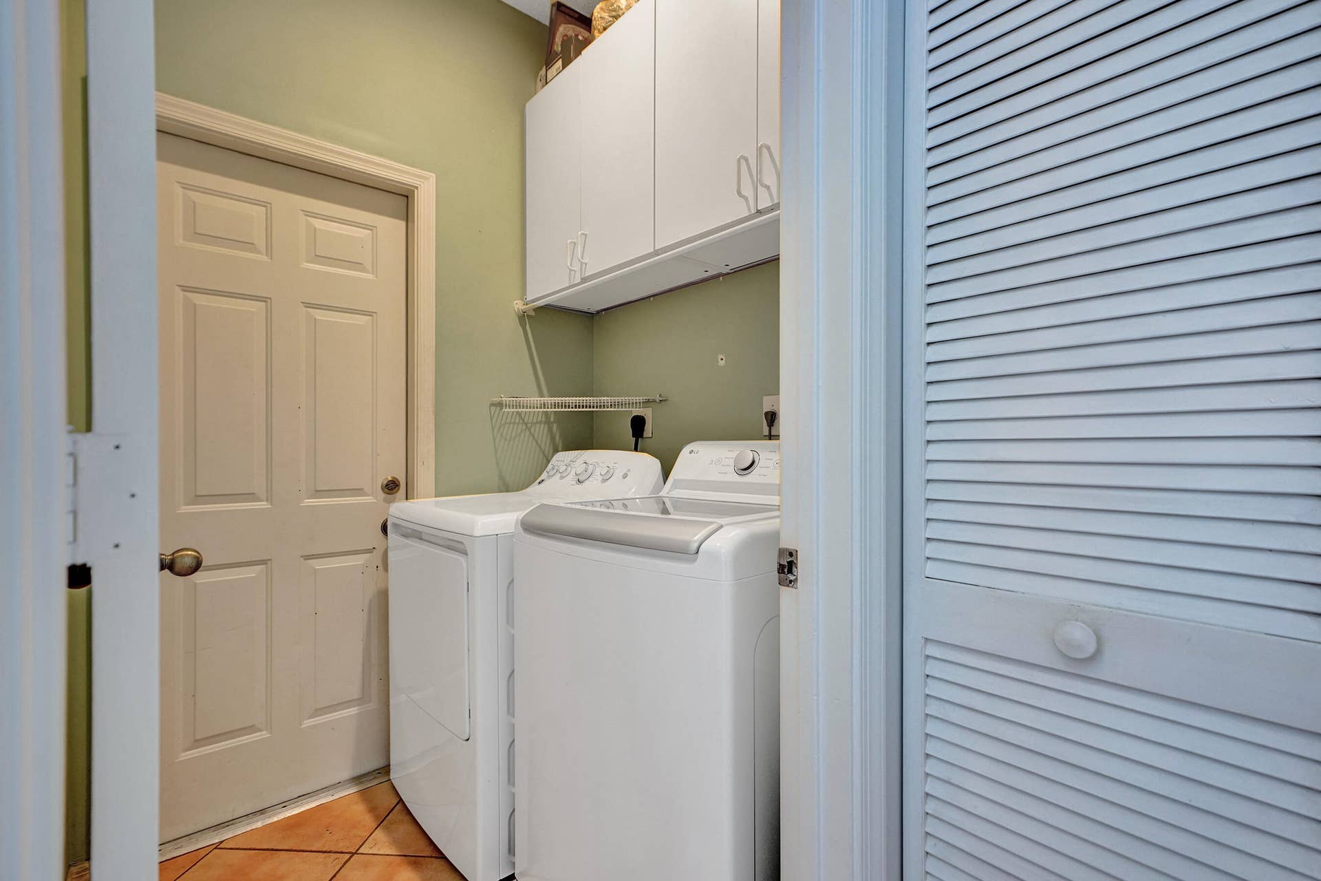873 Stanton Drive, Weston, FL 33326 LAUNDRY ROOM