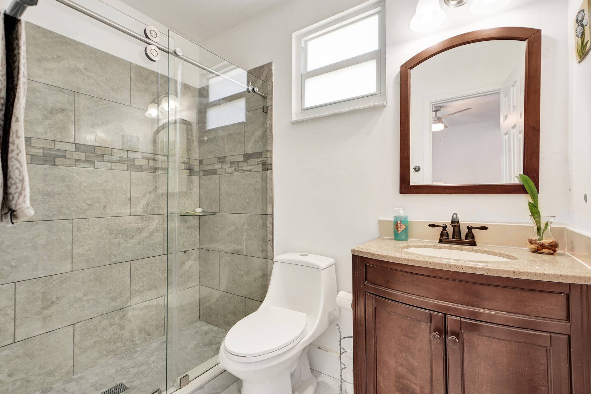 873 Stanton Drive, Weston, FL 33326 REMODELED BATHROOM