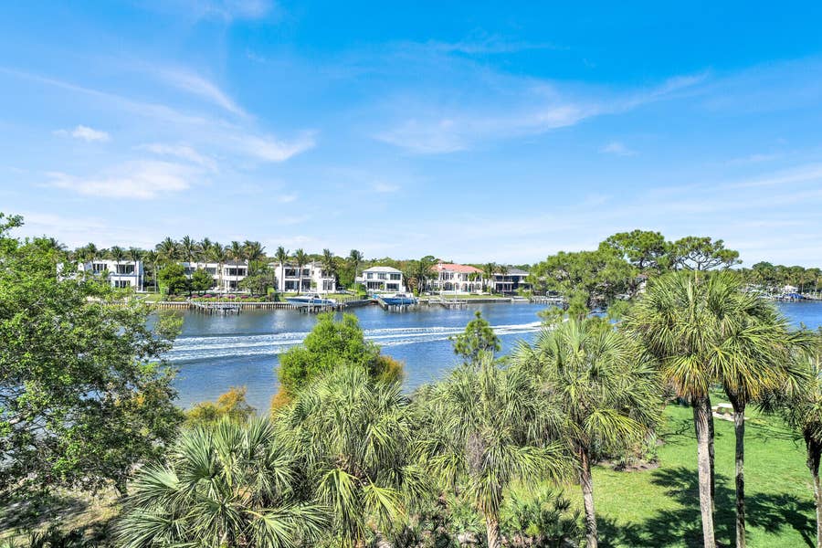 Property photo for 1001 Seafarer Circle, #405, Jupiter, FL