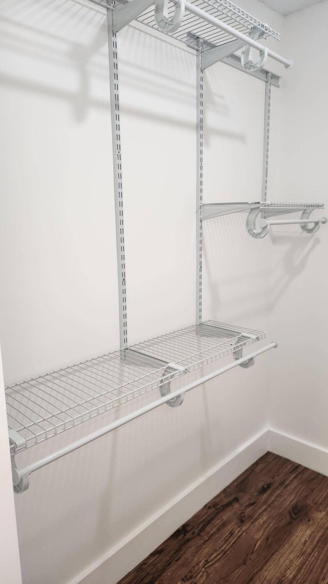 Bed 1 Closet L.
