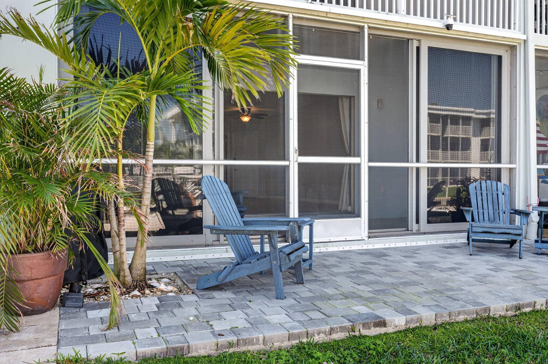 121 Wettaw Lane, #112, North Palm Beach, FL 33408 outdoor pavered patio