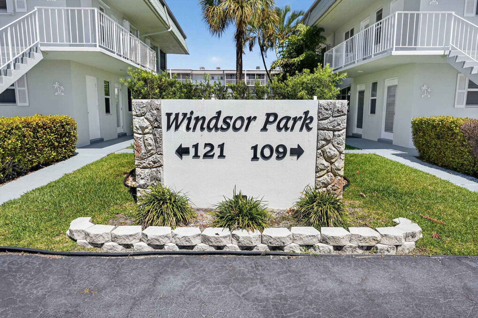 121 Wettaw Lane, #112, North Palm Beach, FL 33408 121 Windsor Park