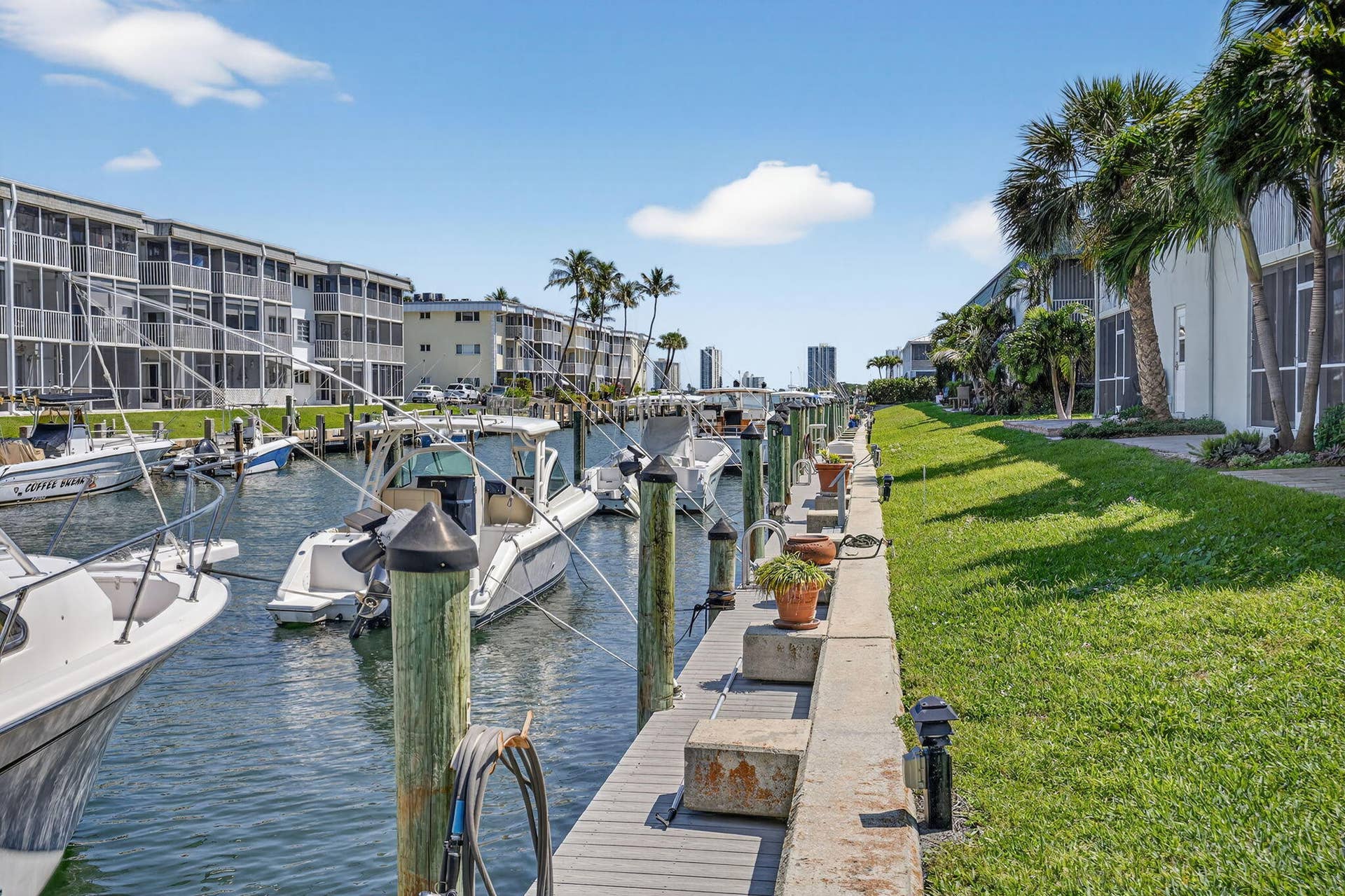 121 Wettaw Lane, #112, North Palm Beach, FL 33408 Docks