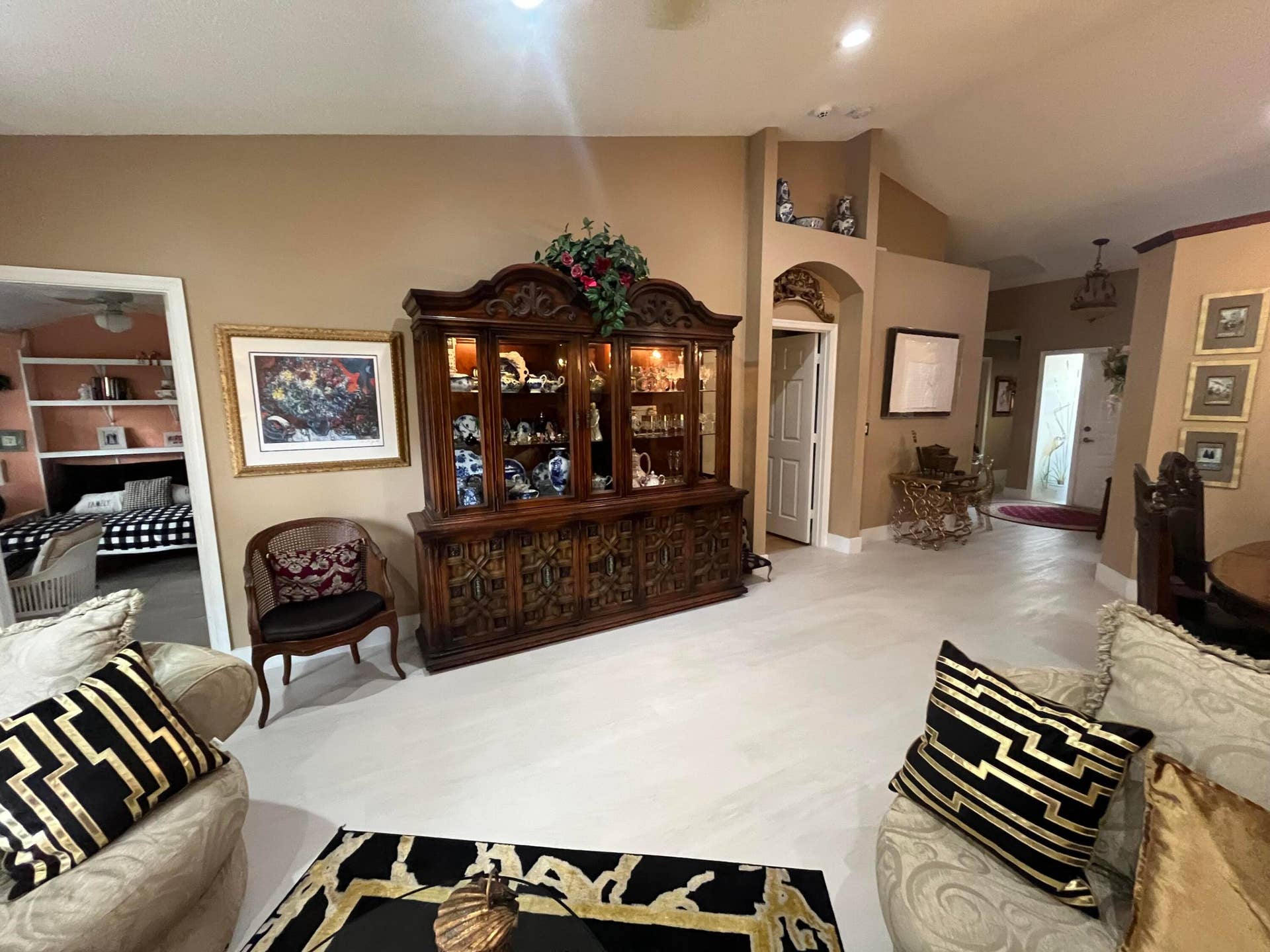 6108 Petunia Road, Delray Beach, FL 33484 living room