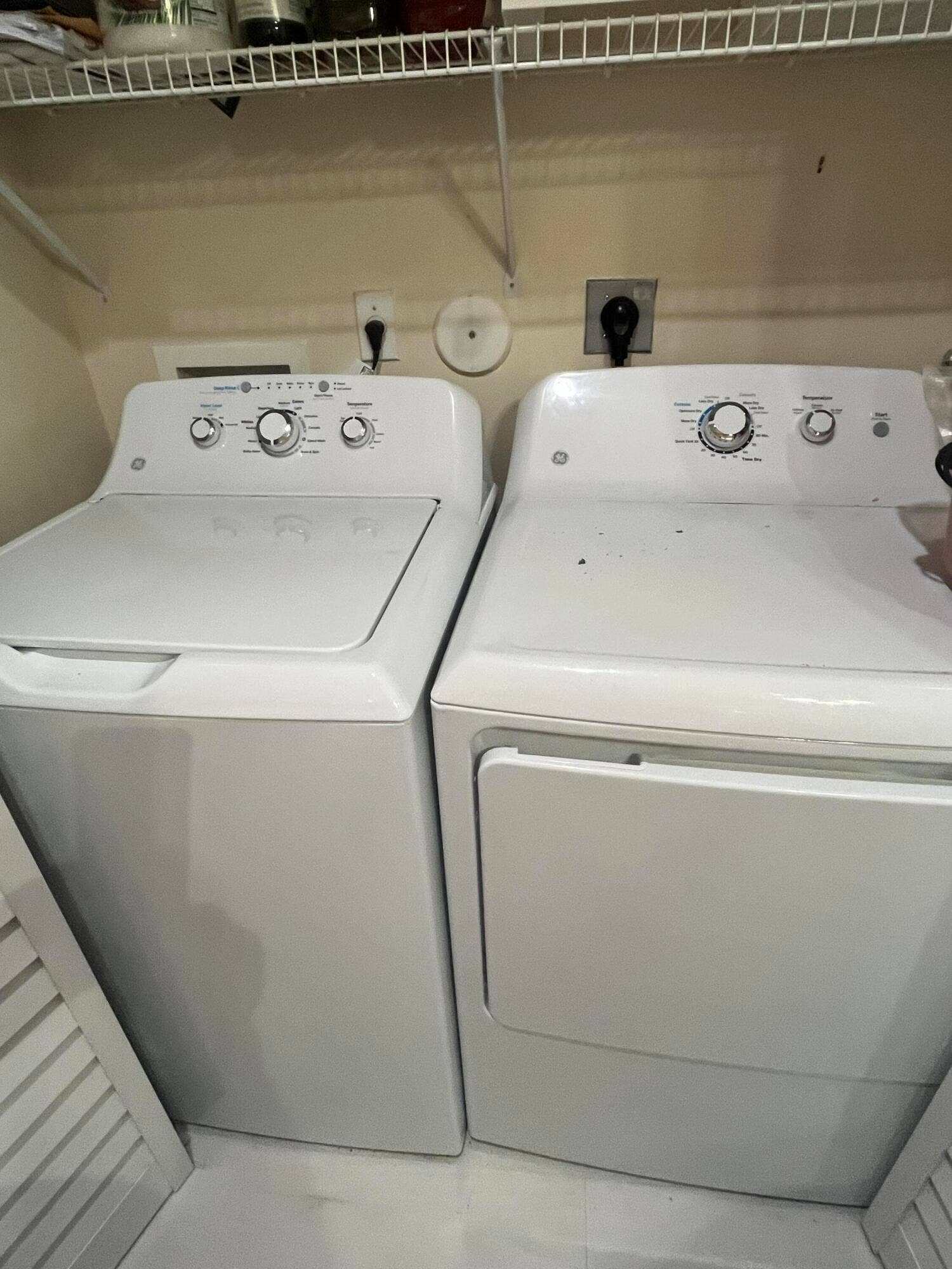 6108 Petunia Road, Delray Beach, FL 33484 full sized side by side washer/dryer in the kitchen closet