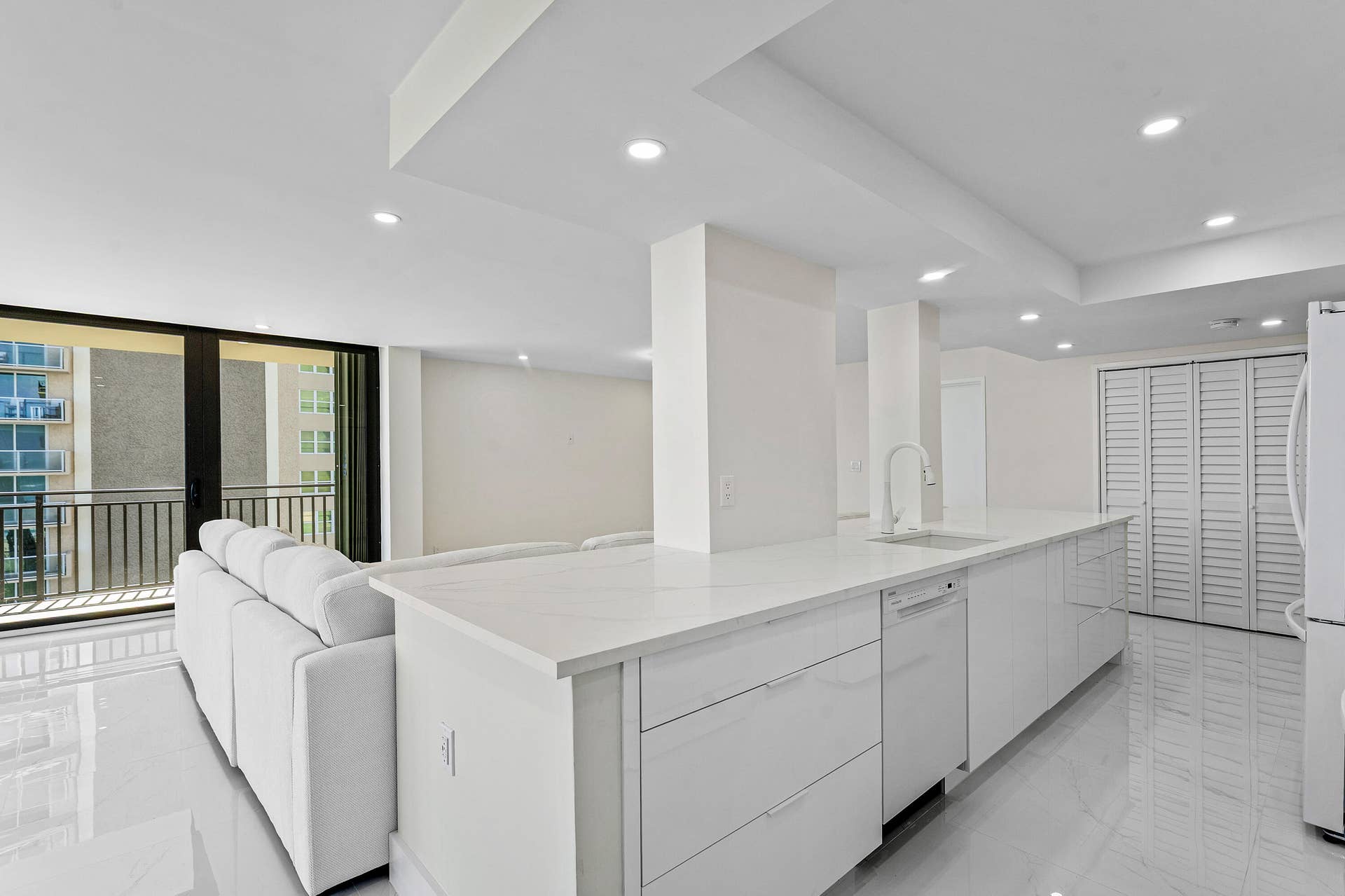 5460 N Ocean Drive, #5b, Singer Island, FL 33404 009-5460NorthOceanDrive-5B-SingerIsland-