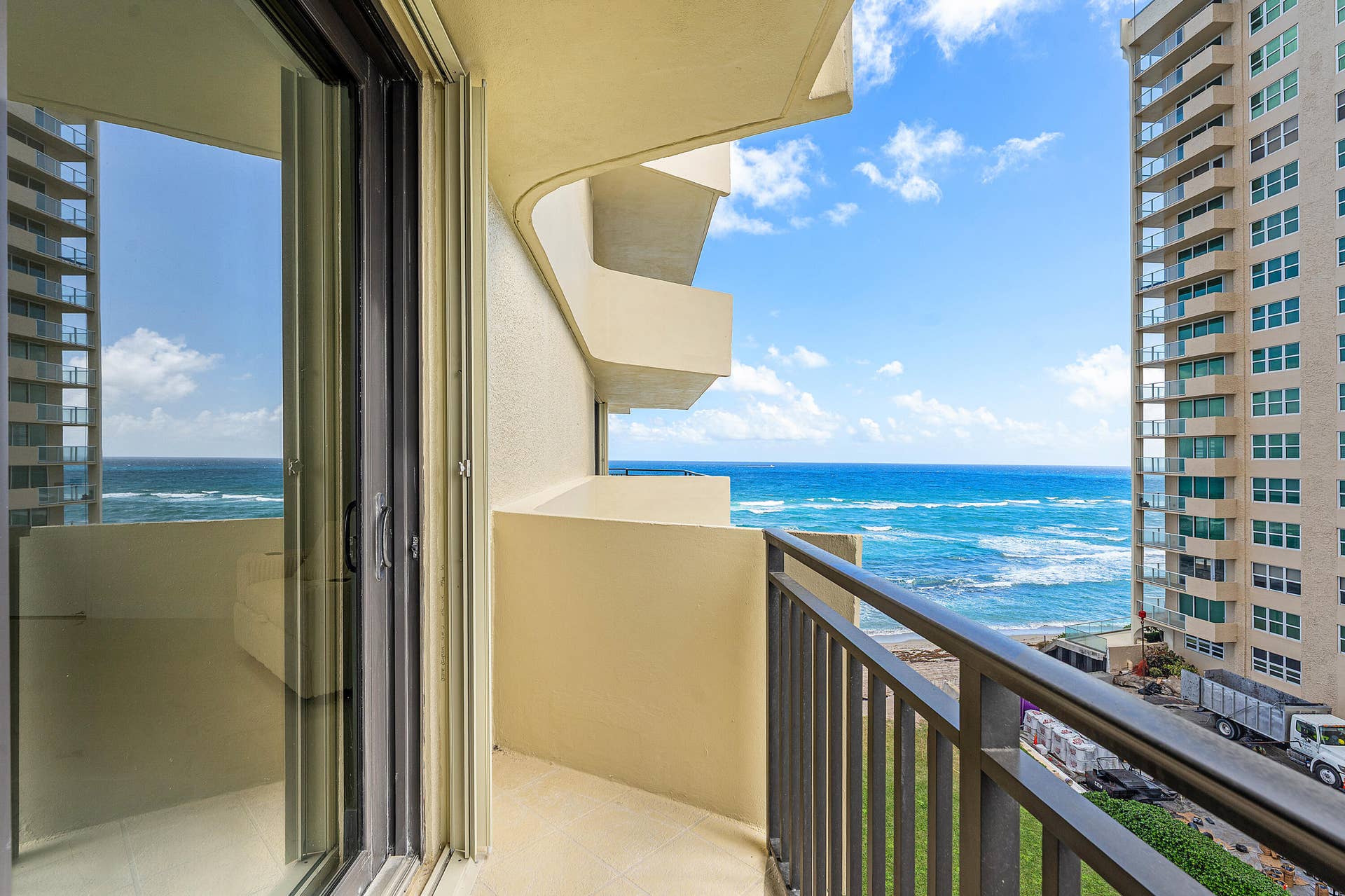 5460 N Ocean Drive, #5b, Singer Island, FL 33404 028-5460NorthOceanDrive-5B-SingerIsland-