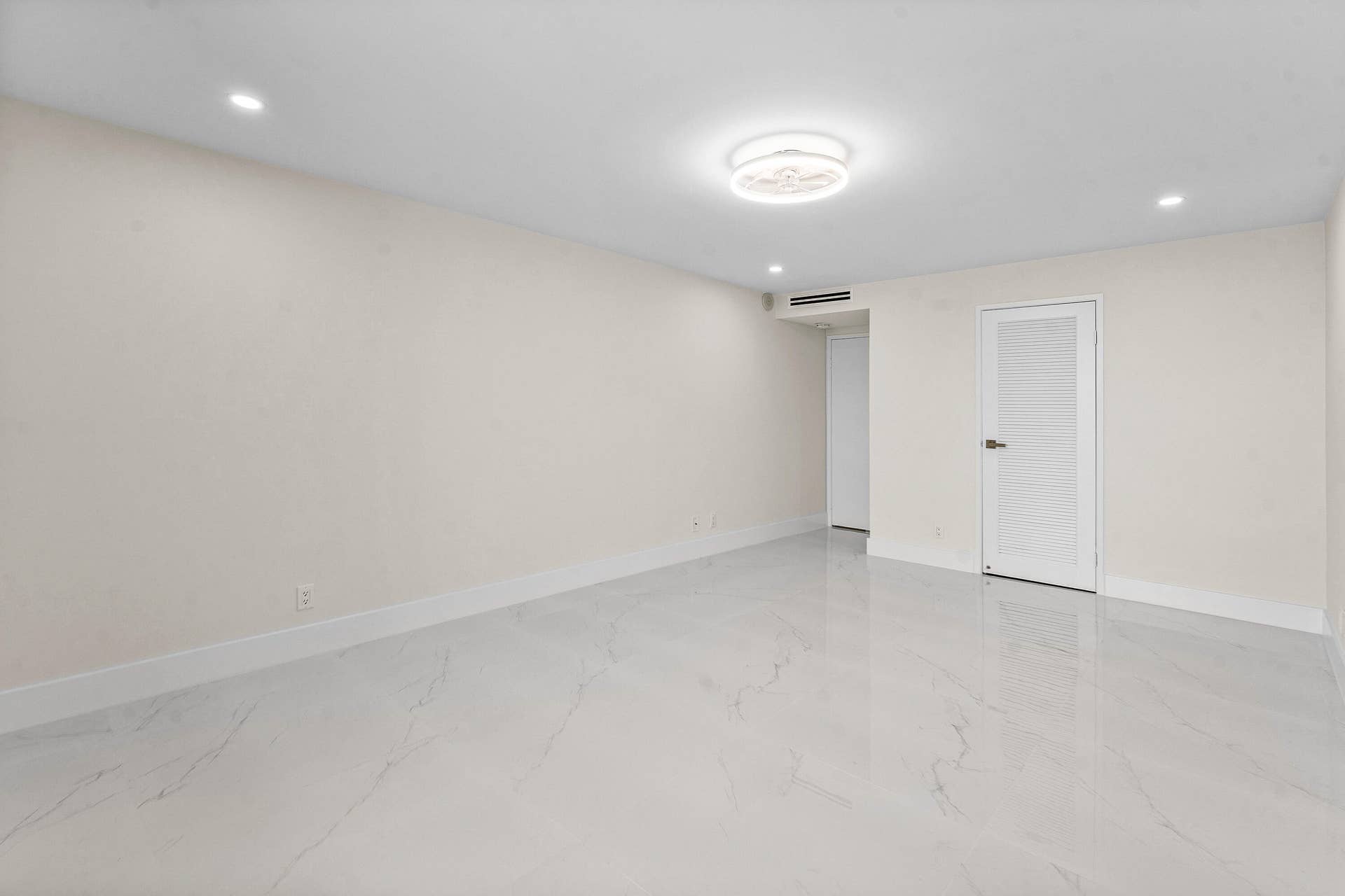 5460 N Ocean Drive, #5b, Singer Island, FL 33404 017-5460NorthOceanDrive-5B-SingerIsland-