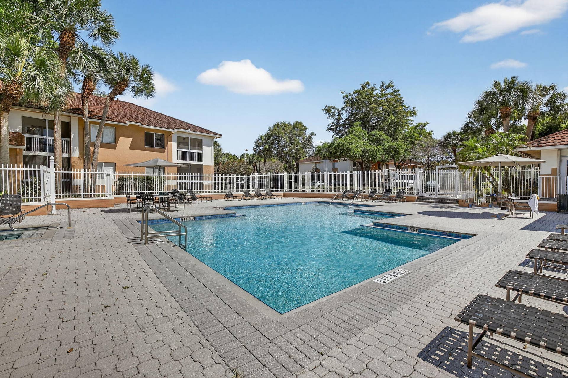 807 NW 91st Terrace NW, #807, Plantation, FL 33324 42-web-or-mls-_A7A9915