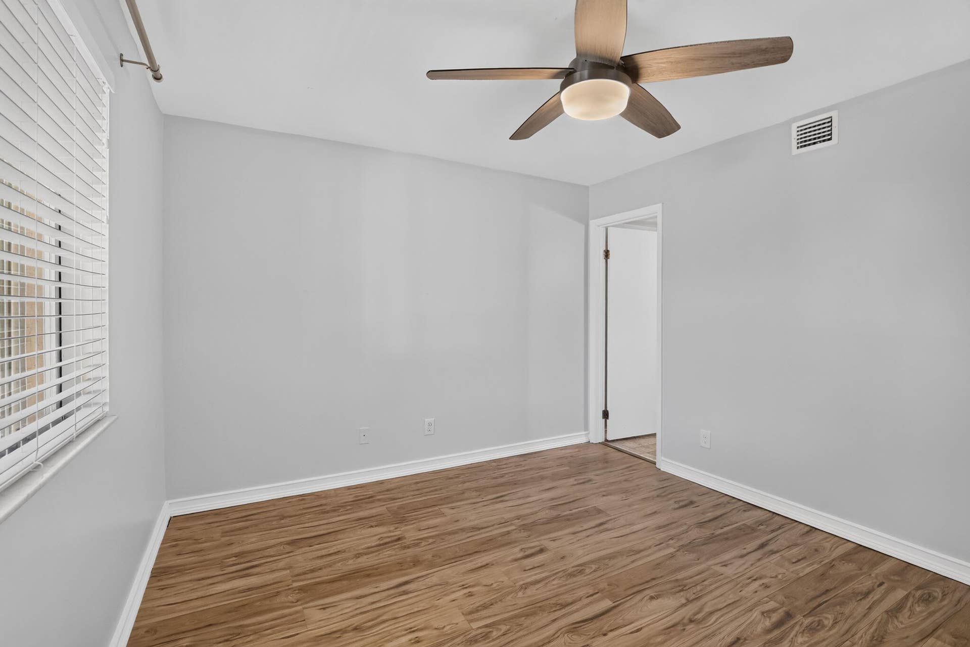 807 NW 91st Terrace NW, #807, Plantation, FL 33324 25-web-or-mls-_A7A9839