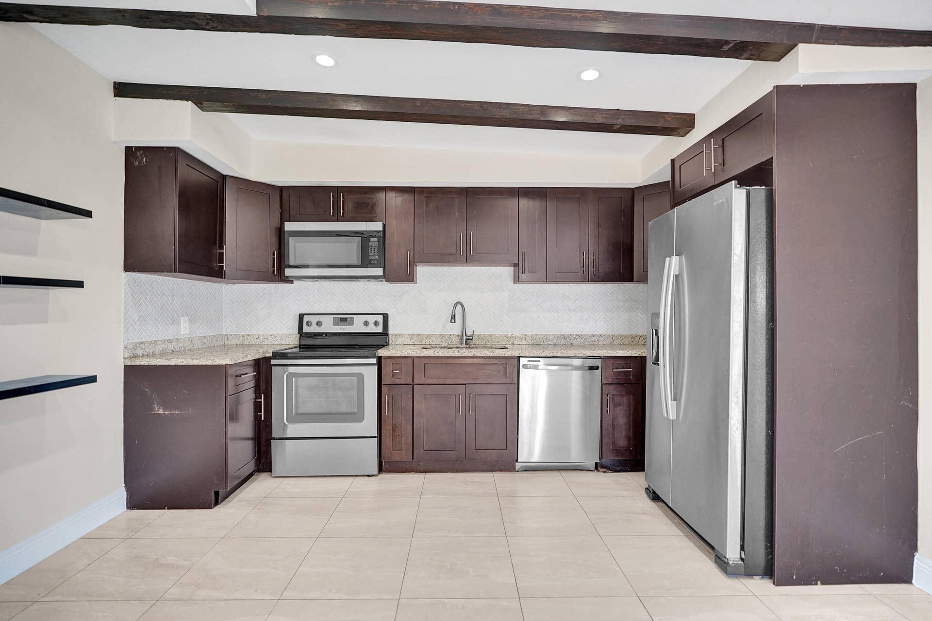 131 NE 51st Street, Oakland Park, FL 33334 DSC02755