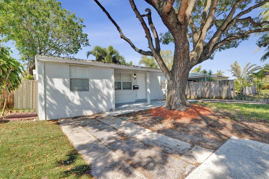 Property photo for 131 NE 51st Street, Oakland Park, FL