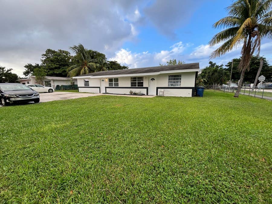 Property photo for 800 SW 7th Street, Hallandale Beach, FL