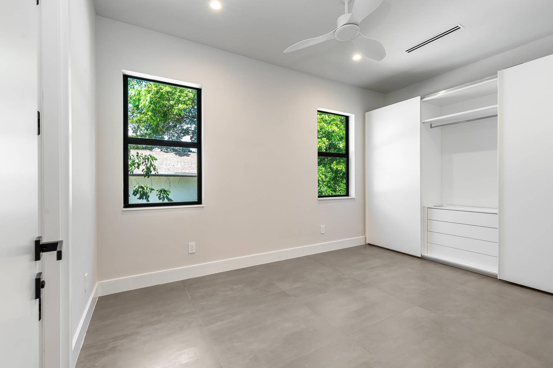 919 NE 17th Terrace, #A, Fort Lauderdale, FL 33304 DSC03890