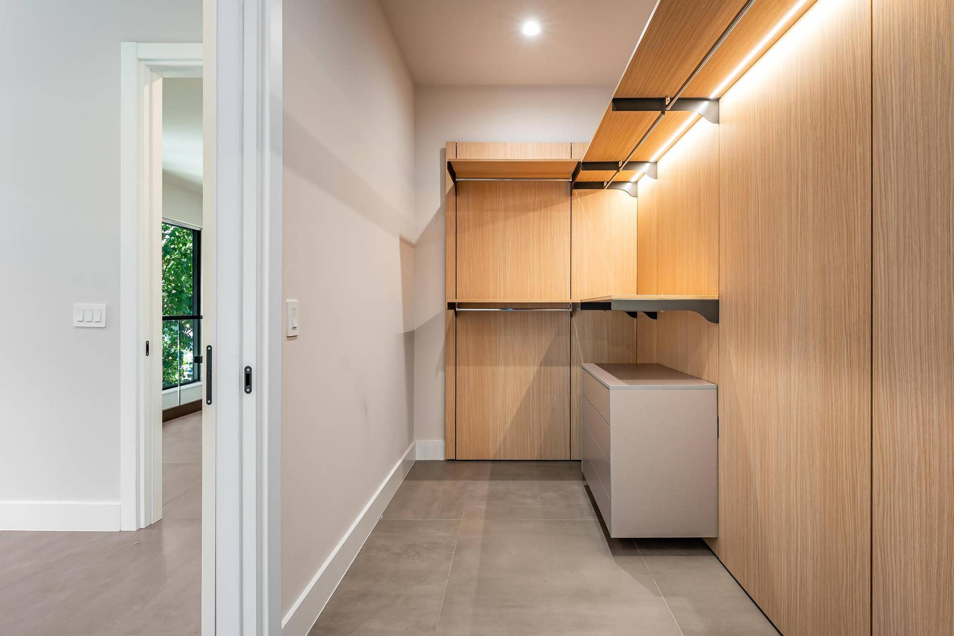 919 NE 17th Terrace, #A, Fort Lauderdale, FL 33304 DSC03879