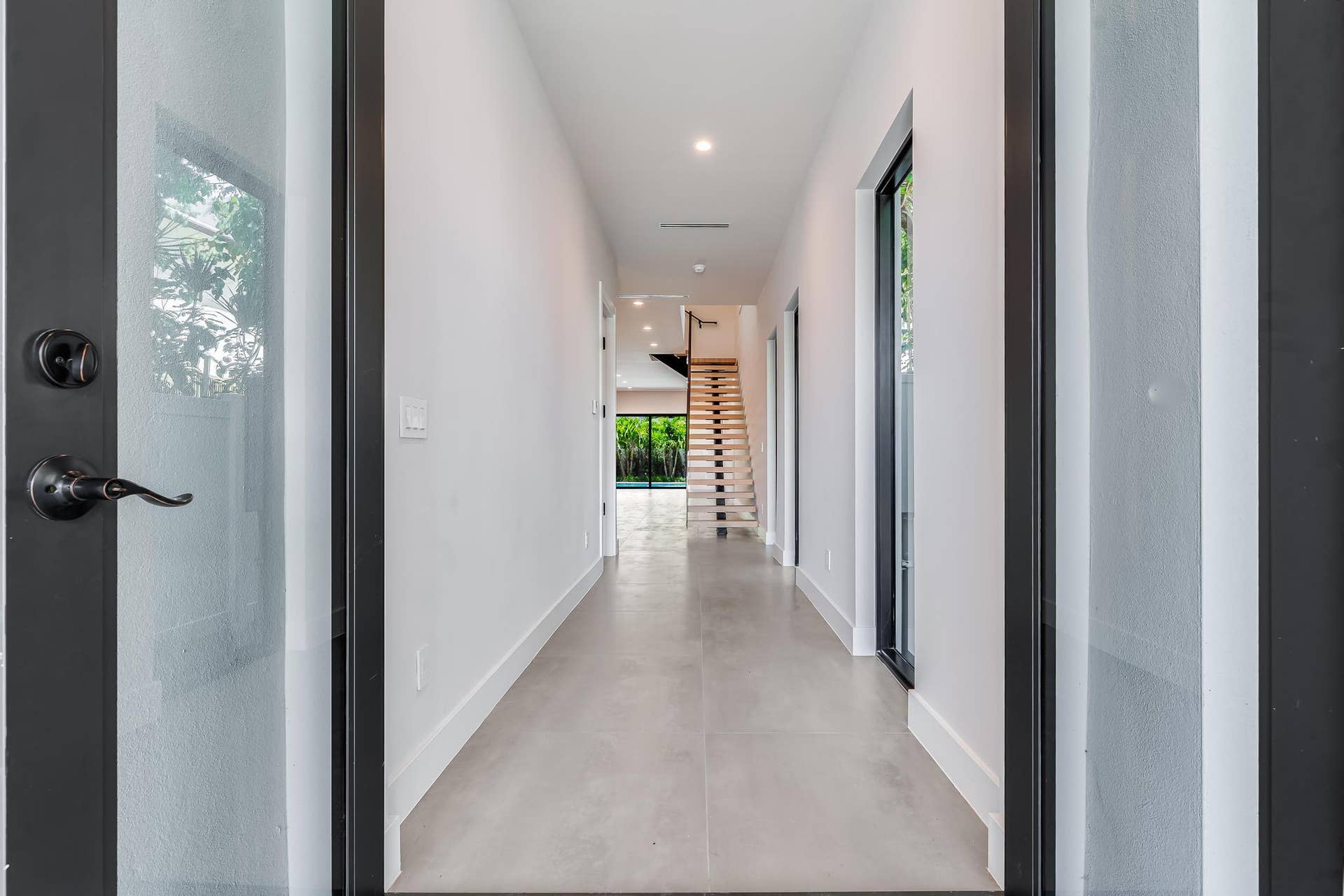919 NE 17th Terrace, #A, Fort Lauderdale, FL 33304 DSC038651