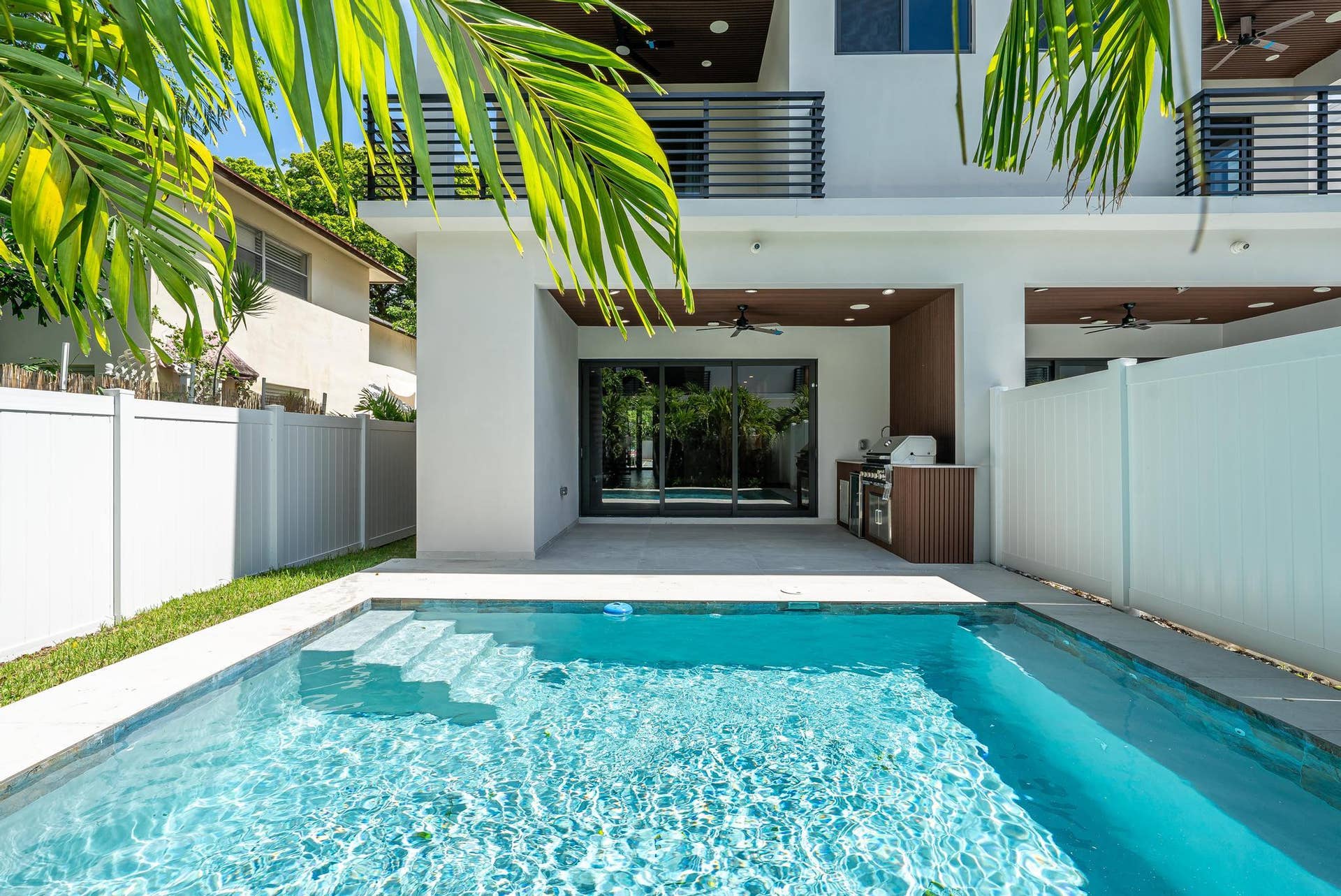 919 NE 17th Terrace, #A, Fort Lauderdale, FL 33304 DSC038371