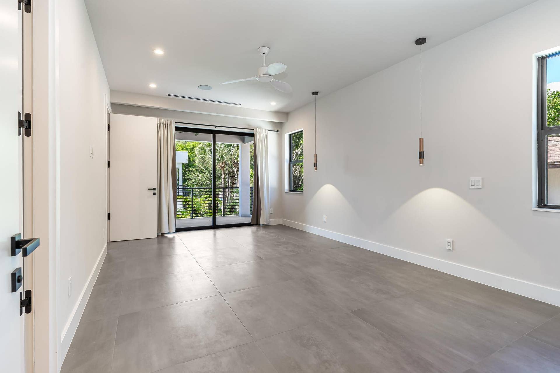 919 NE 17th Terrace, #A, Fort Lauderdale, FL 33304 DSC03875