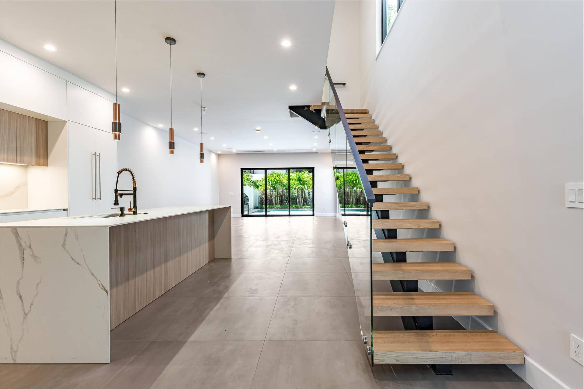 919 NE 17th Terrace, #A, Fort Lauderdale, FL 33304 DSC03861