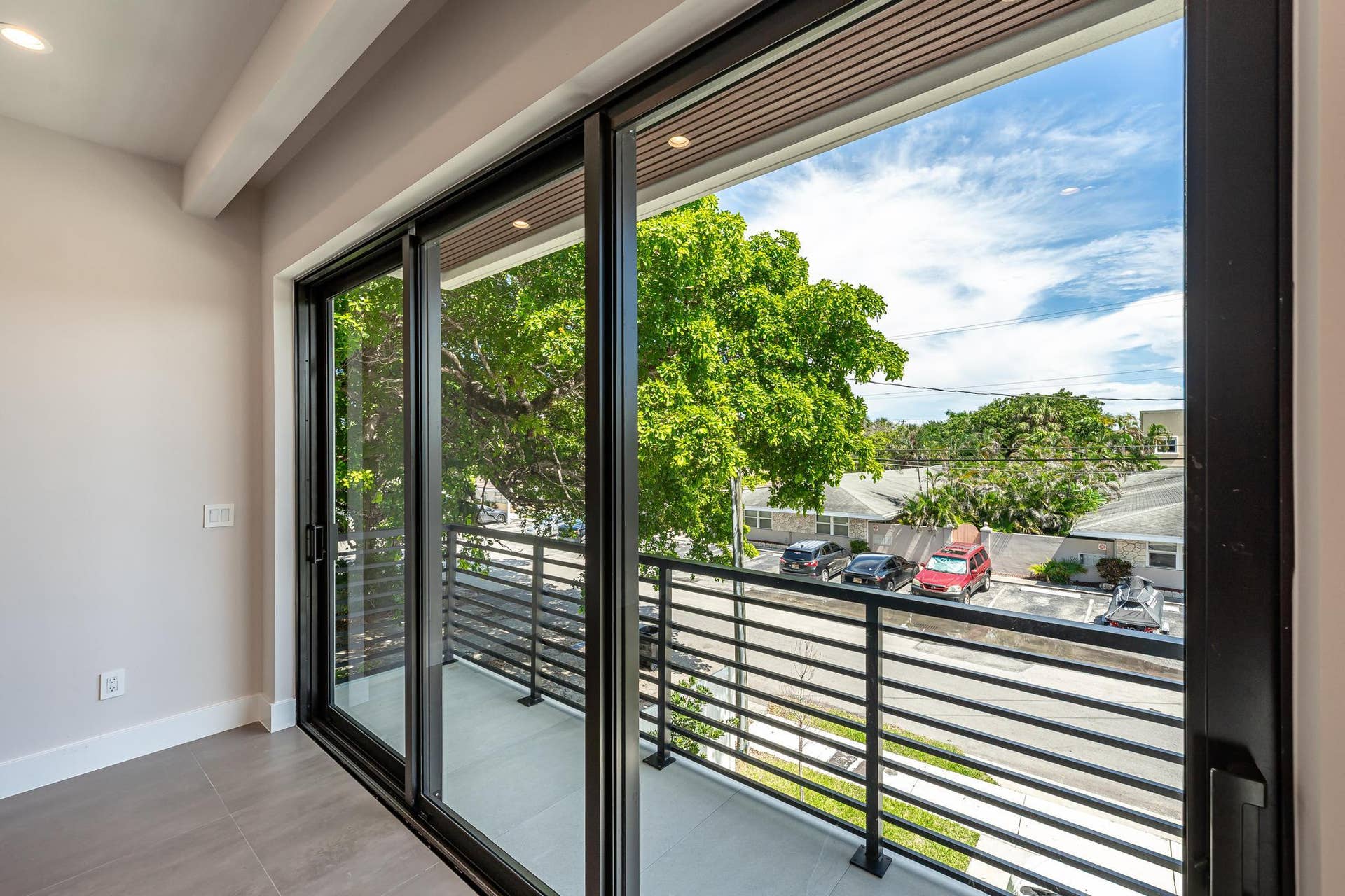 919 NE 17th Terrace, #A, Fort Lauderdale, FL 33304 DSC03904