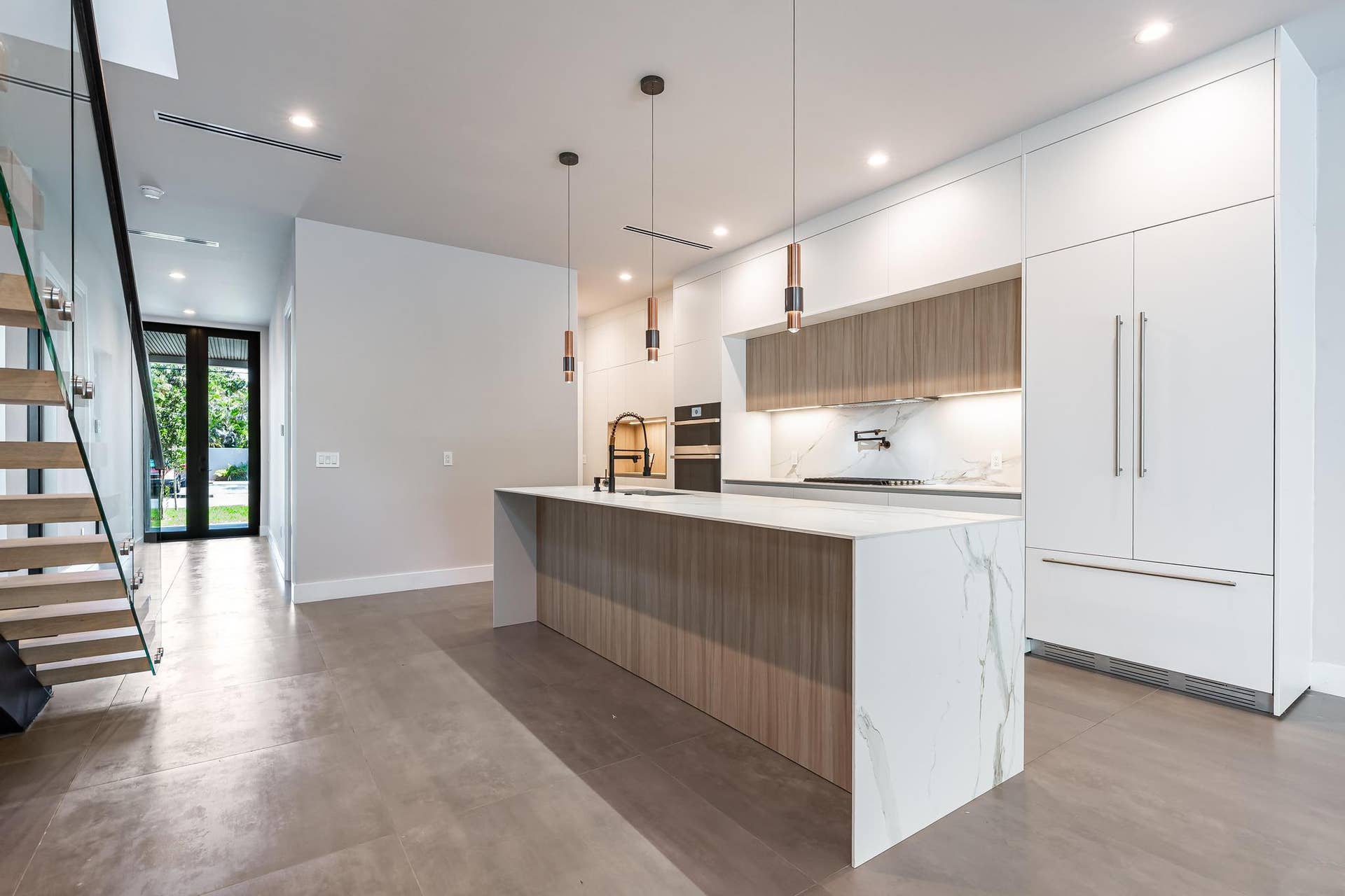 919 NE 17th Terrace, #A, Fort Lauderdale, FL 33304 DSC03854