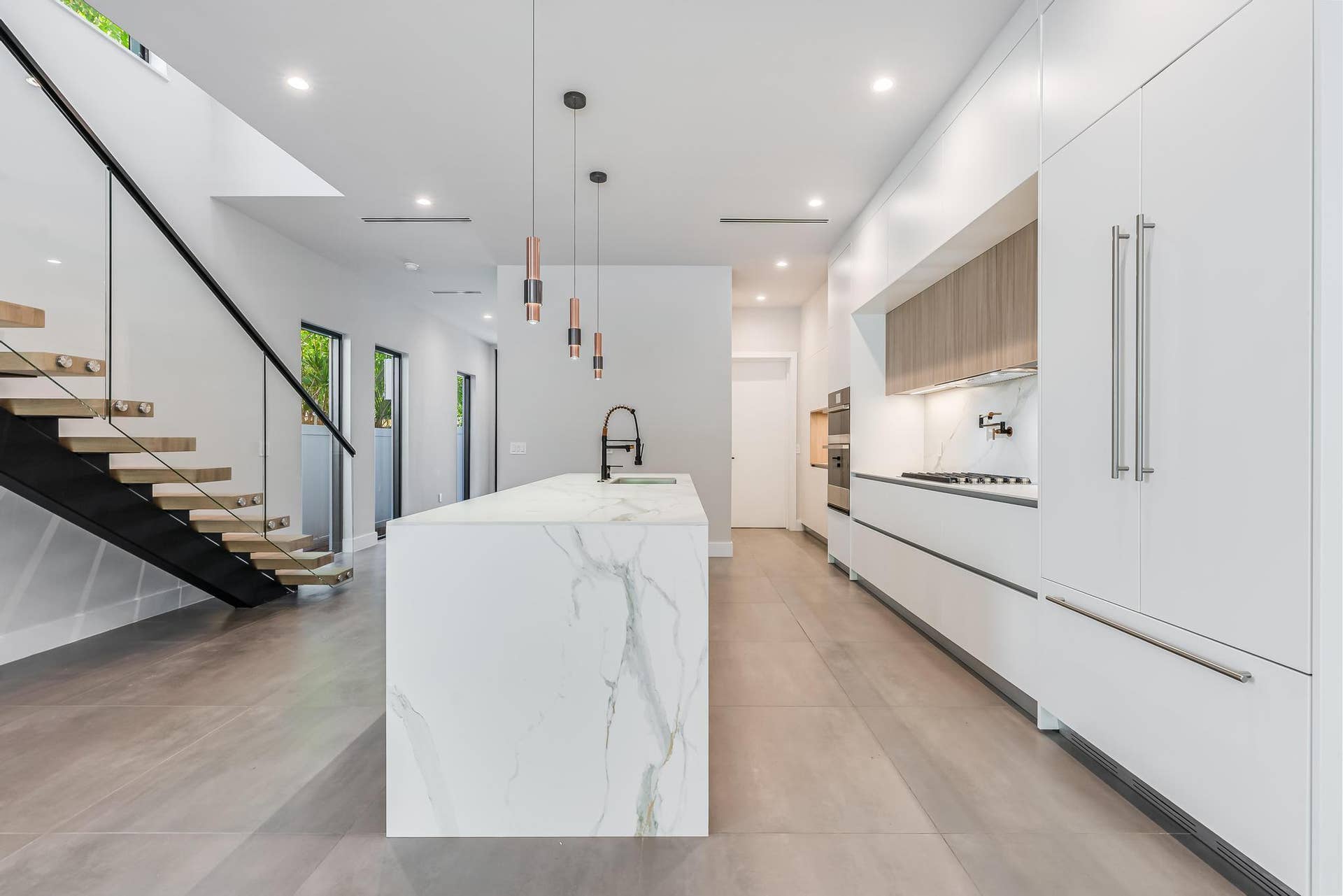 919 NE 17th Terrace, #A, Fort Lauderdale, FL 33304 DSC038521