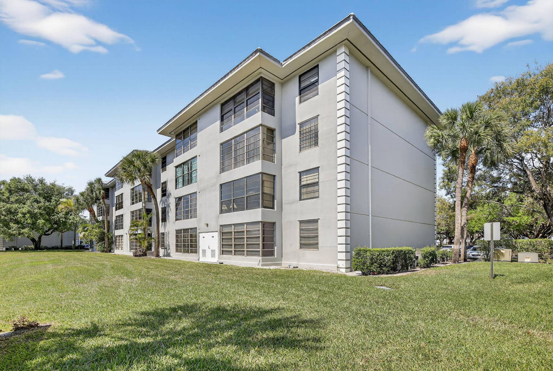 1528 Whitehall Drive, #202, Davie, FL 33324 32-web-or-mls-_A7A1444