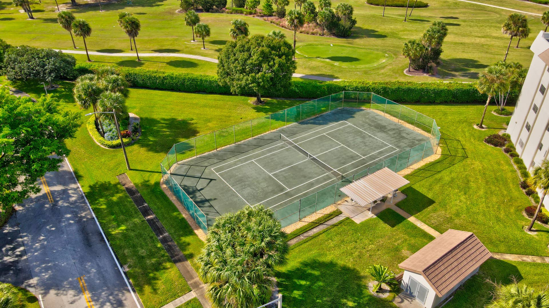 CLAY TENNIS COURT