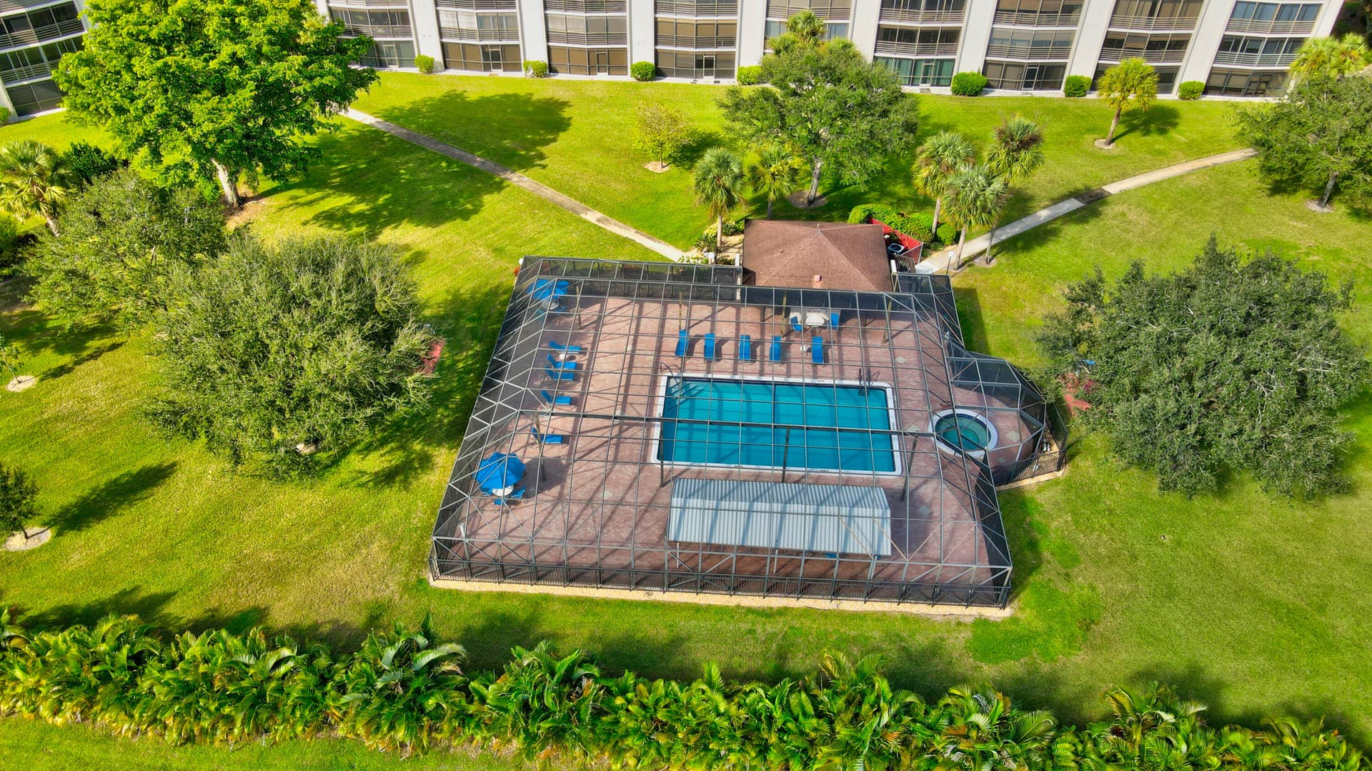 POOL #2 HEATED JACUZZI WIFI SHOWERS!