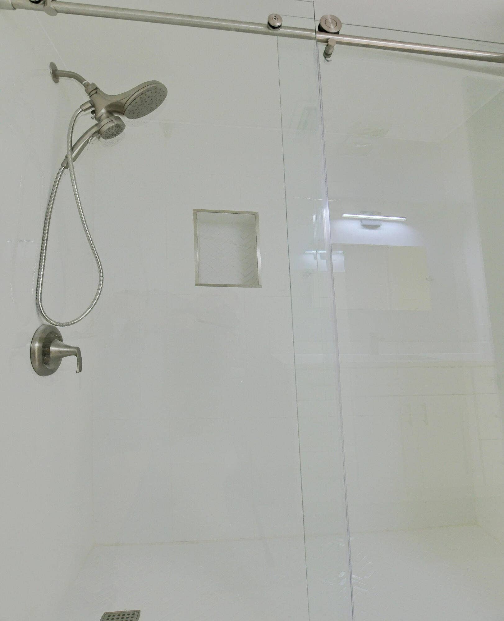 2ND BATHROOM W ALL NEW WALK IN SHOWER!