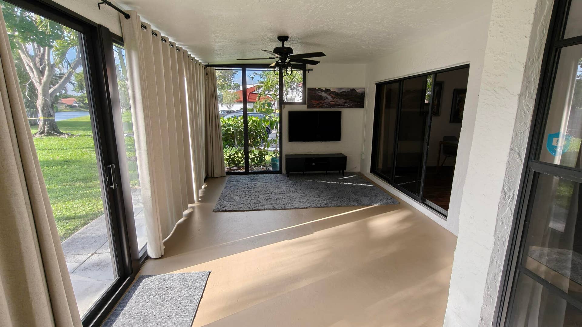 385 NW 36th Avenue, Deerfield Beach, FL 33442 Large enclosed patio