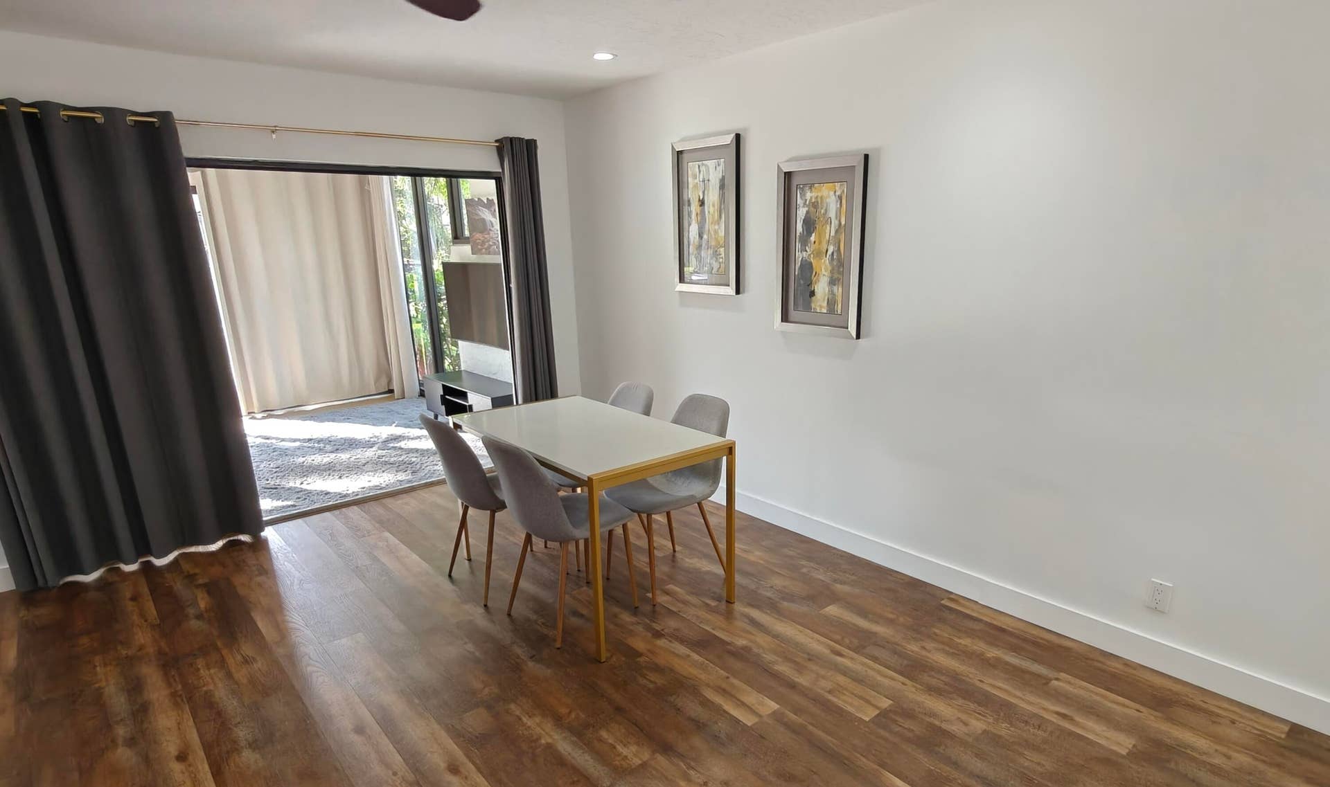 385 NW 36th Avenue, Deerfield Beach, FL 33442 Living dining combination space