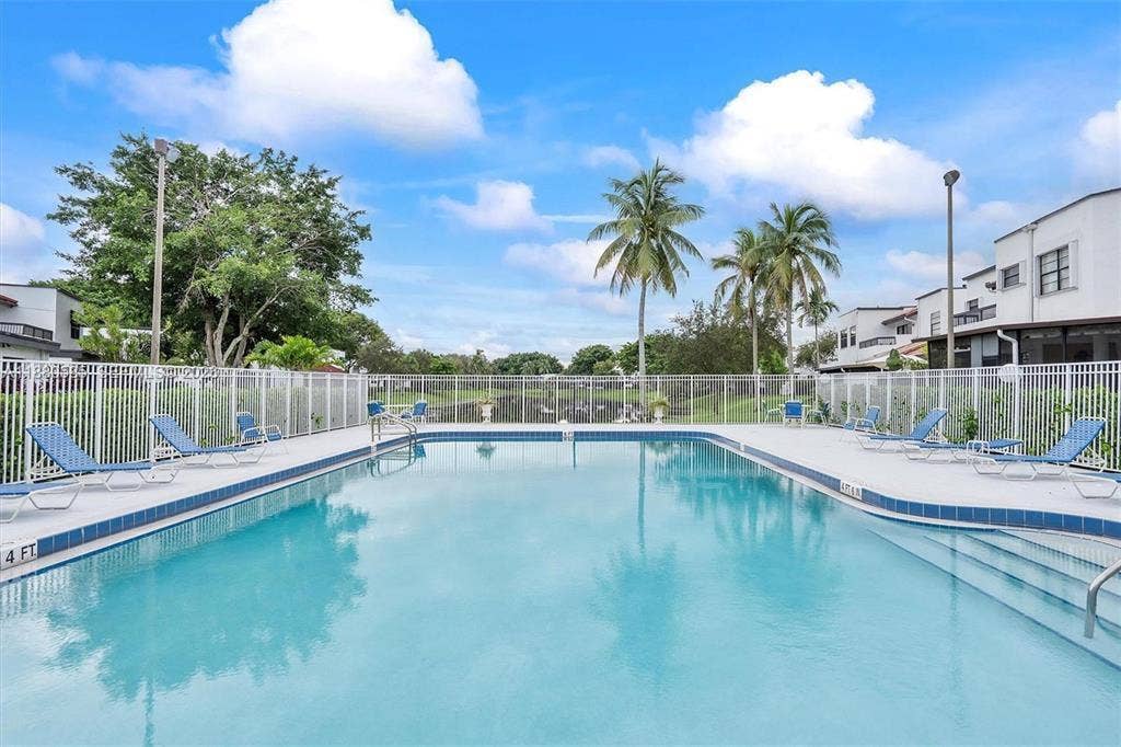385 NW 36th Avenue, Deerfield Beach, FL 33442 Deer Pointe pool