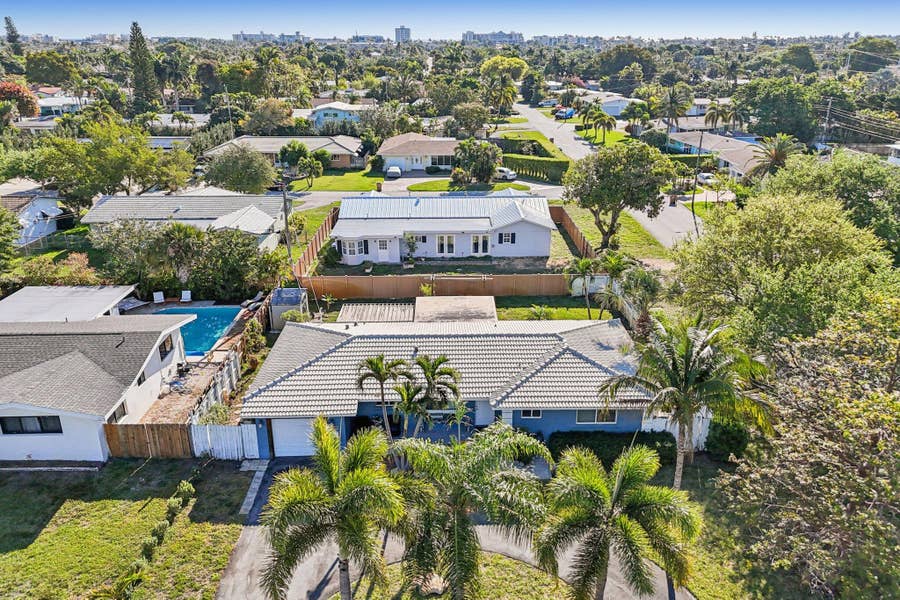 Property photo for 818 SE 9th Terrace, Deerfield Beach, FL