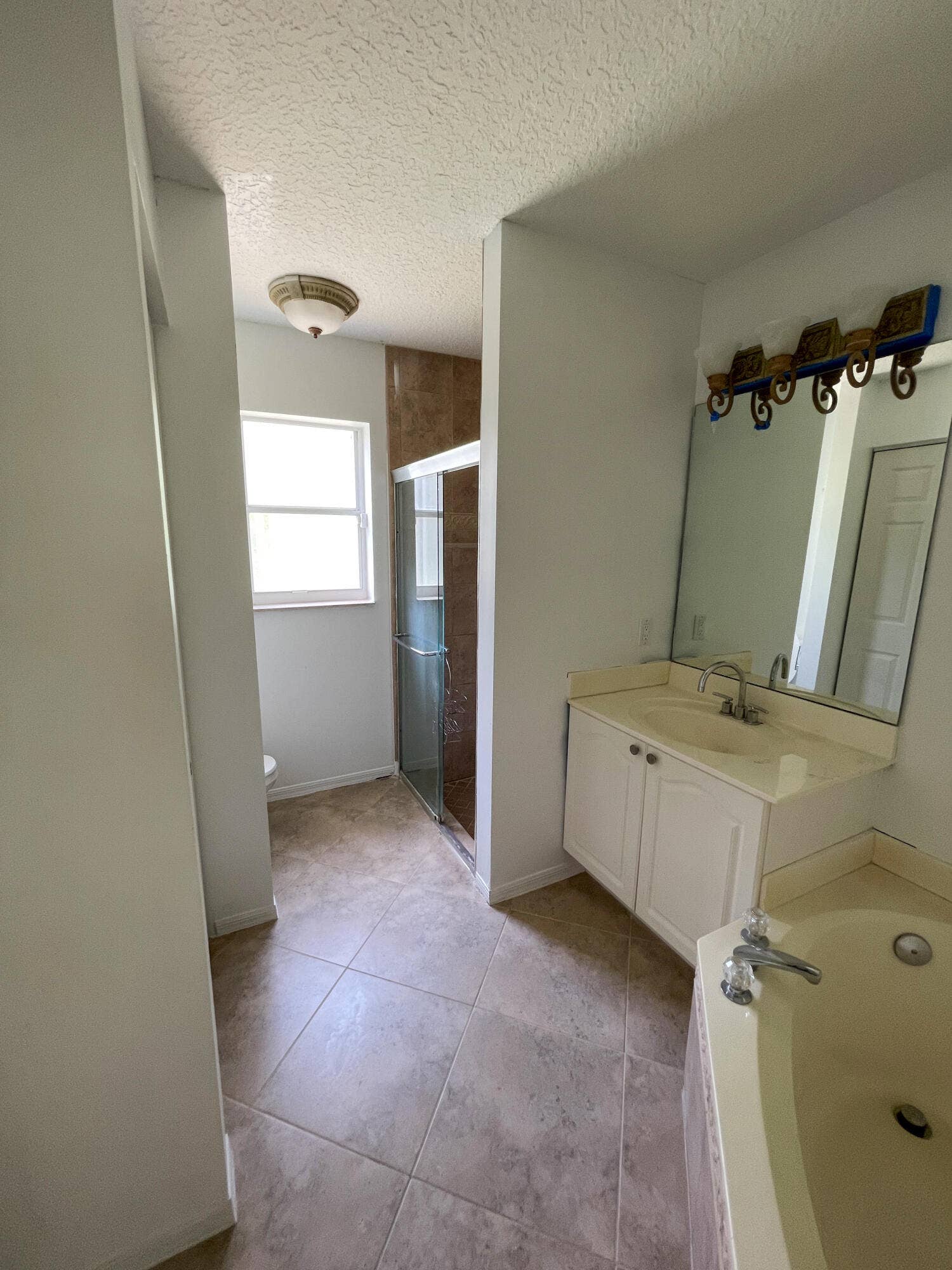 5338 Edenwood Lane, Riviera Beach, FL 33418 Master Bathroom