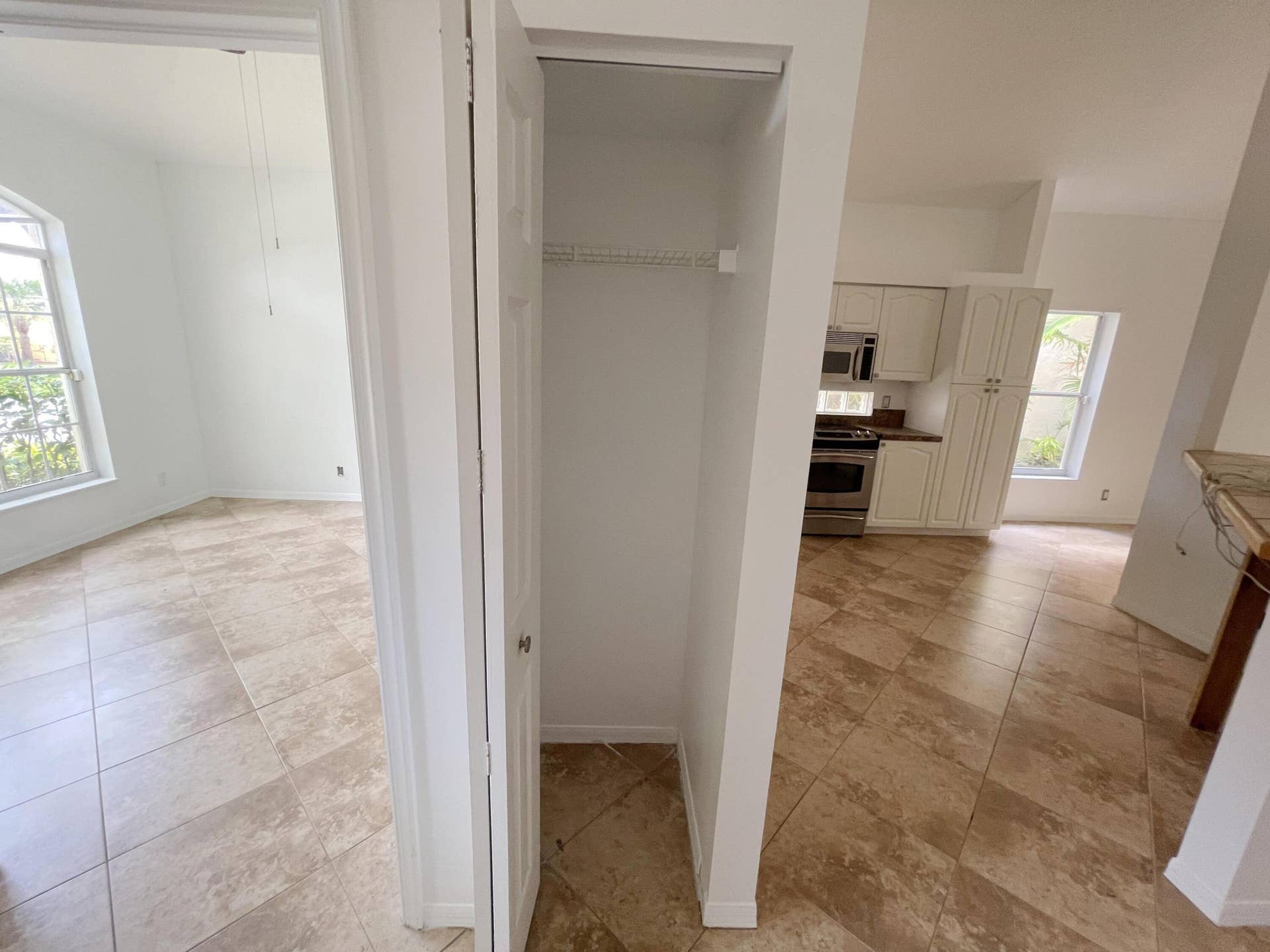 5338 Edenwood Lane, Riviera Beach, FL 33418 Entry way