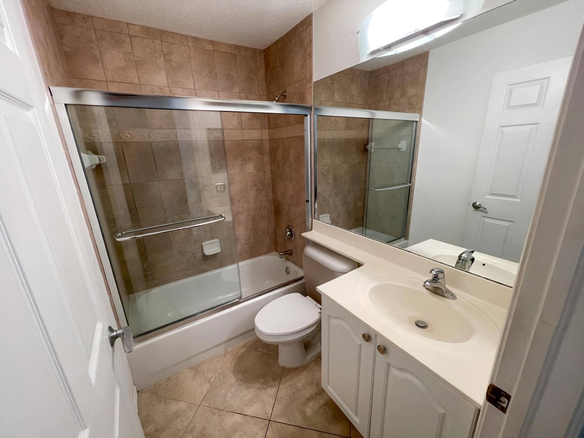 5338 Edenwood Lane, Riviera Beach, FL 33418 Guest Bathroom
