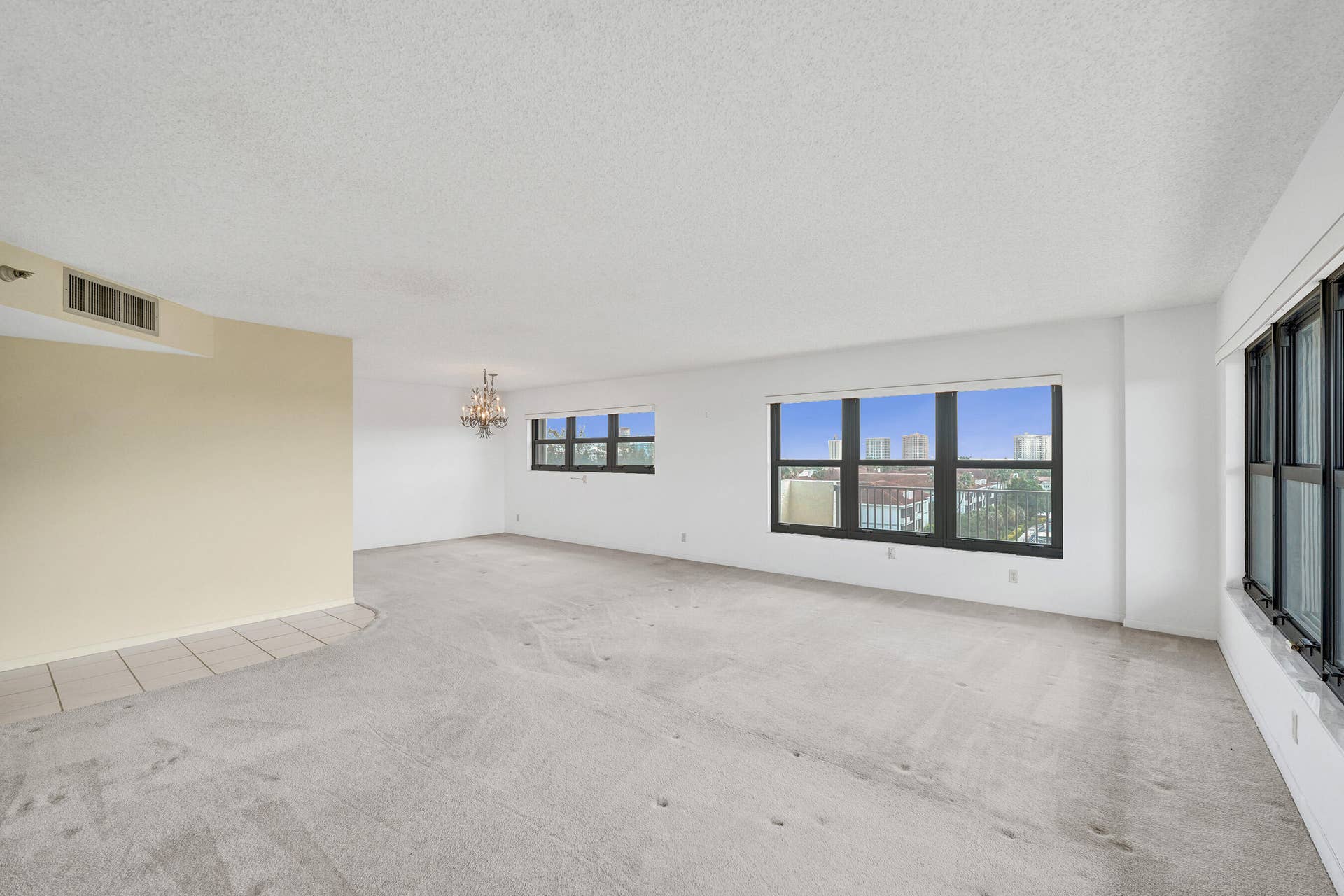 Living/Dining Area
