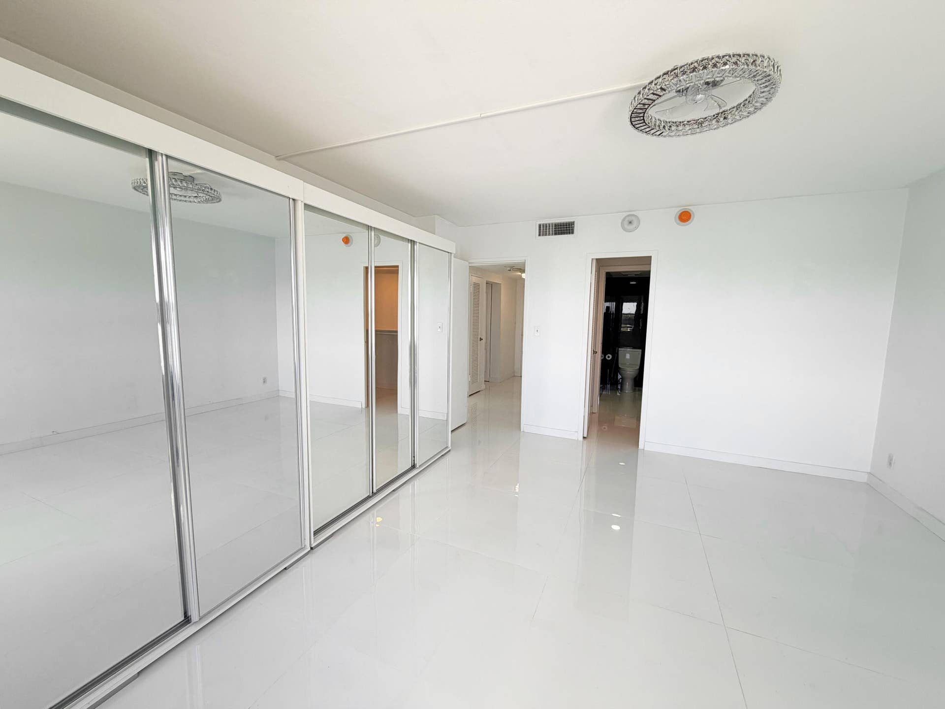 2100 S Ocean Drive, #4j, Fort Lauderdale, FL 33316 Bedroom w/ Extra Closets
