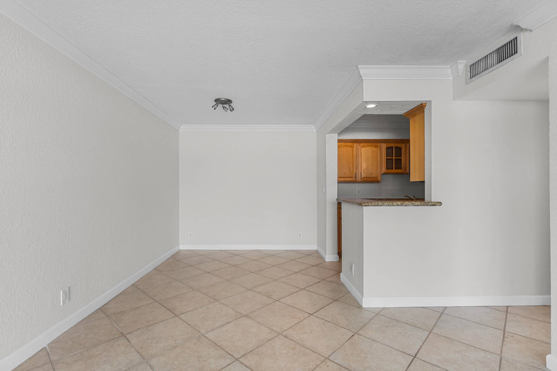 1515 E Broward Boulevard, #426, Fort Lauderdale, FL 33301 GF4A1183Pine Crest Village-by Pwayko