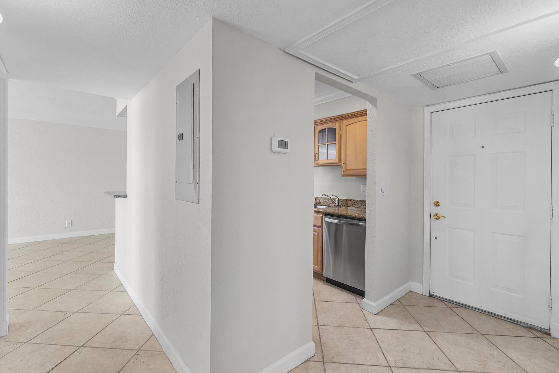 1515 E Broward Boulevard, #426, Fort Lauderdale, FL 33301 GF4A1168Pine Crest Village-by Pwayko