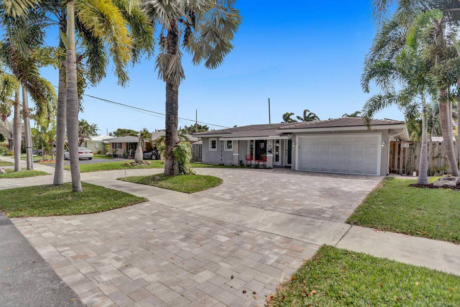 Property photo for 470 SE 4th Court, Pompano Beach, FL