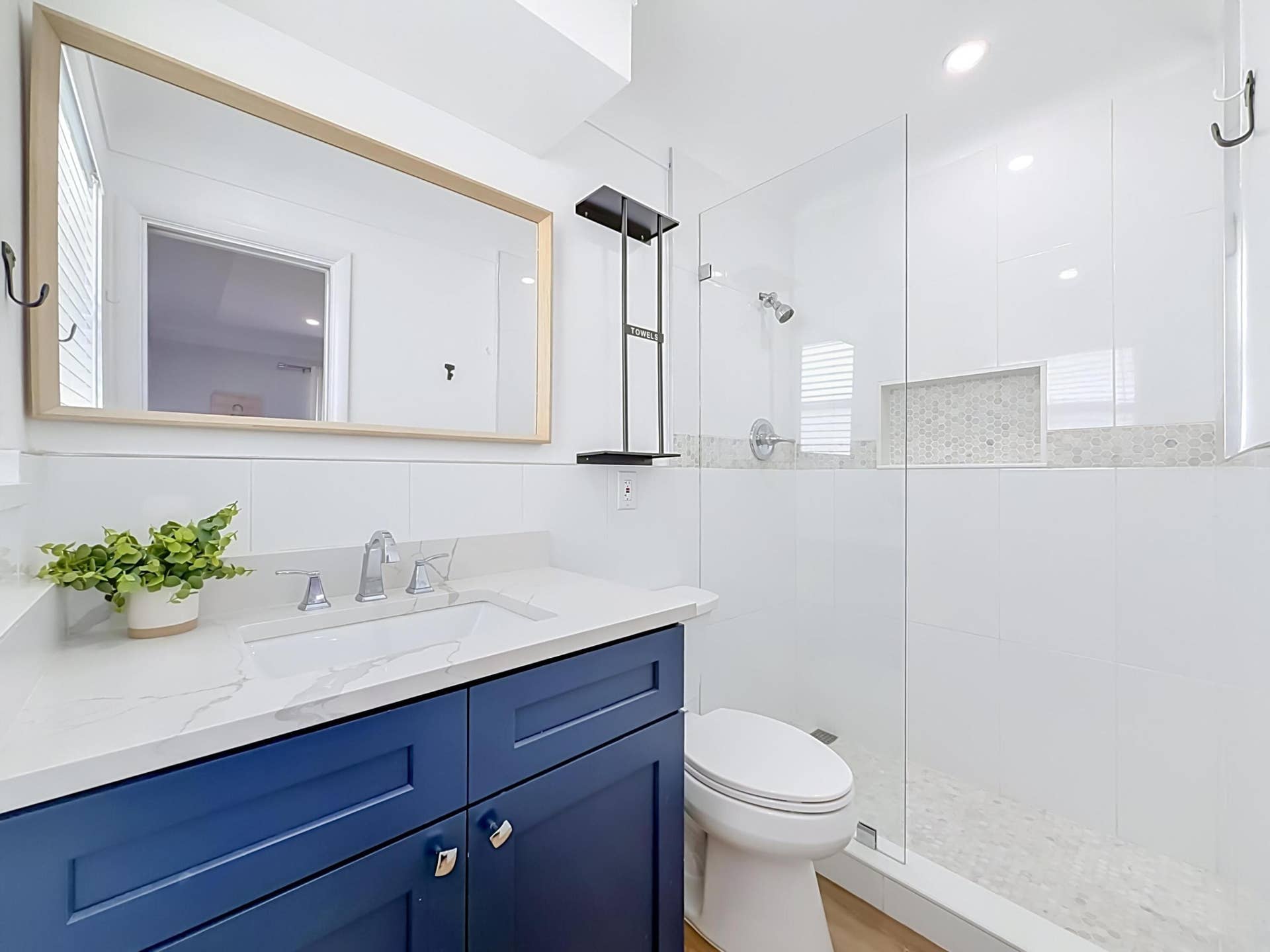 1950 NE 30th Street, Lighthouse Point, Lighthouse Point, FL 33064 1950 NE 30th Street-bathroom queen1