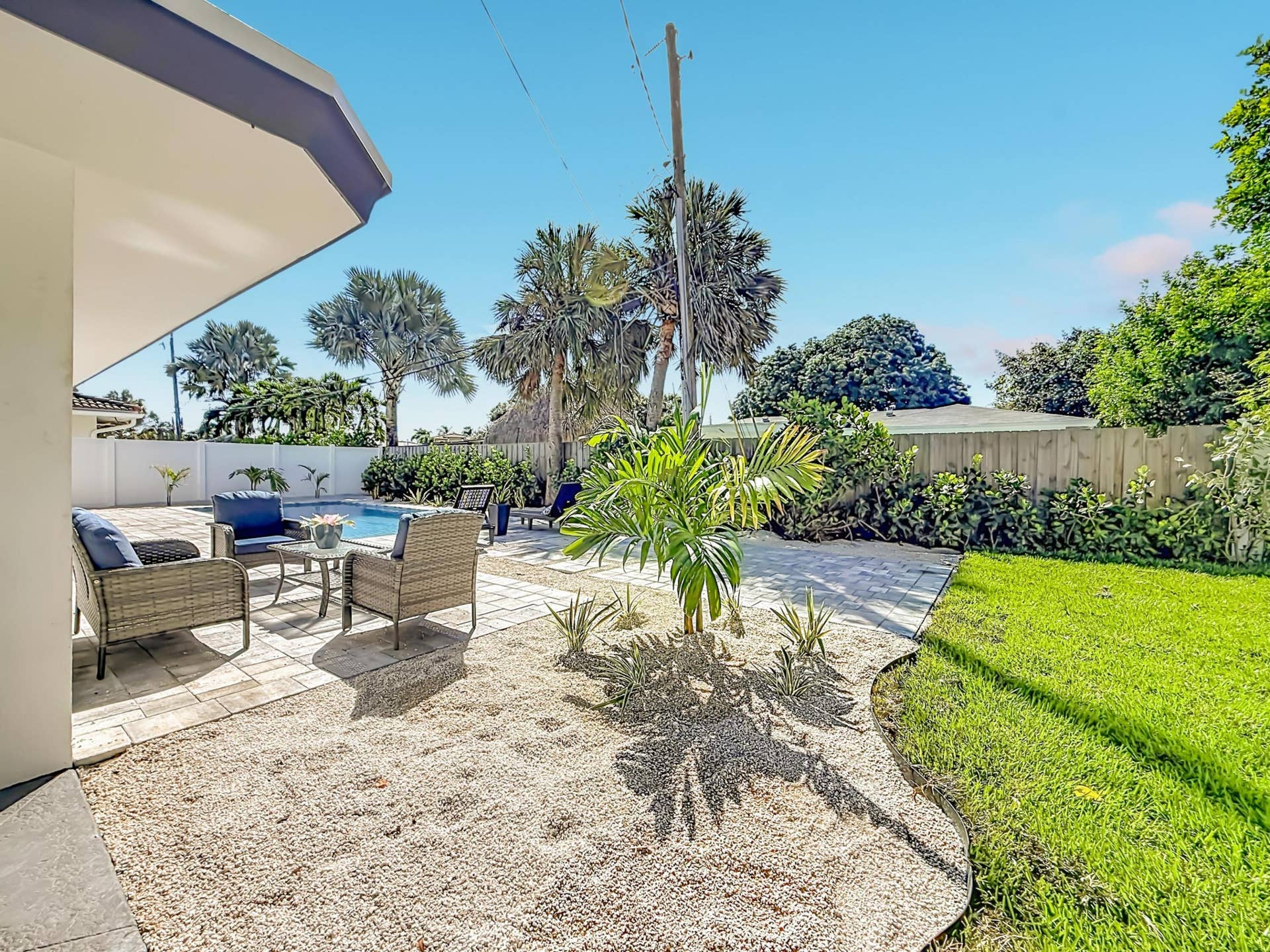 1950 NE 30th Street, Lighthouse Point, Lighthouse Point, FL 33064 1950 NE 30th Street-pool grass