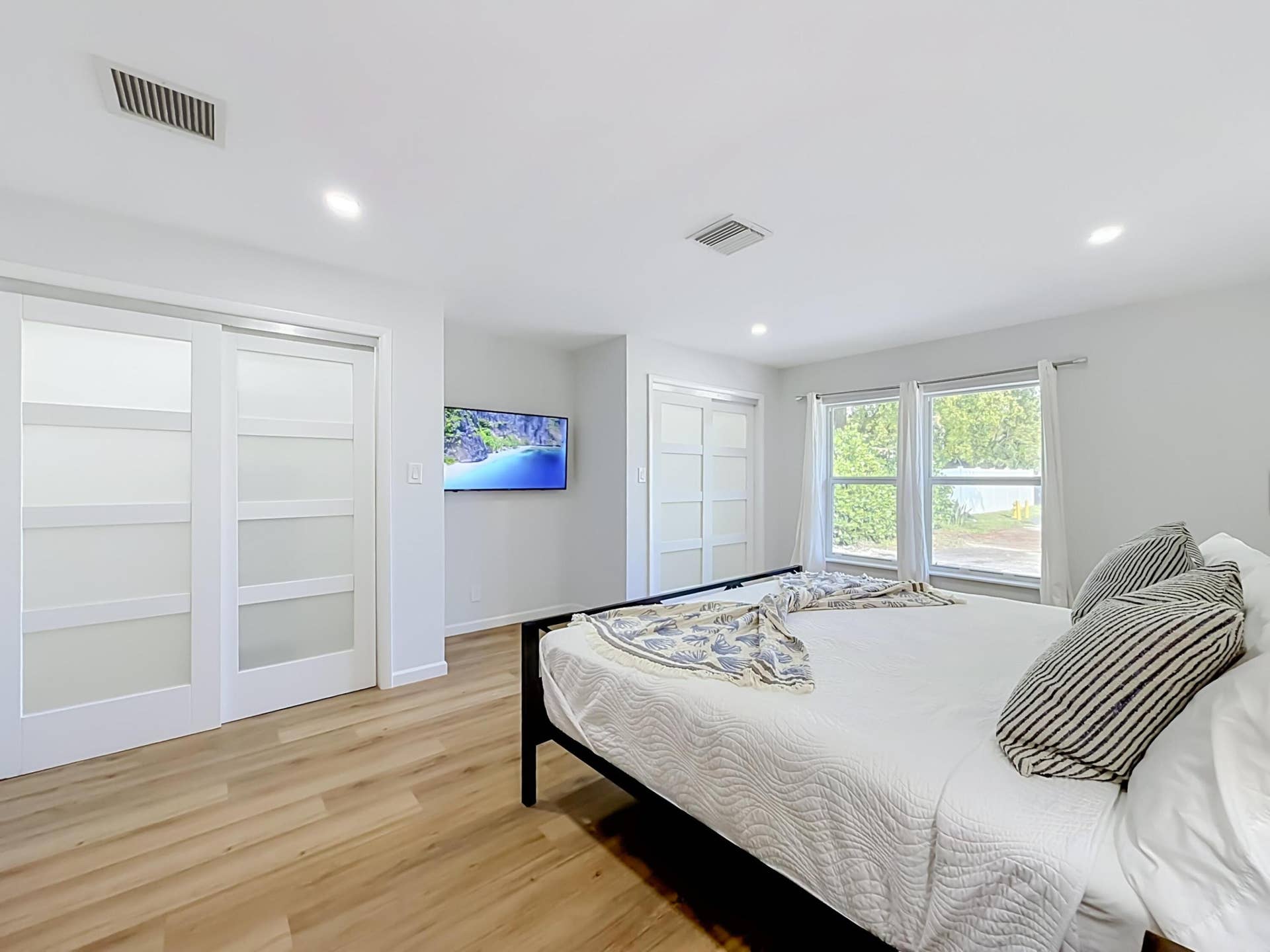 1950 NE 30th Street, Lighthouse Point, Lighthouse Point, FL 33064 1950 NE 30th Street-king bed 2