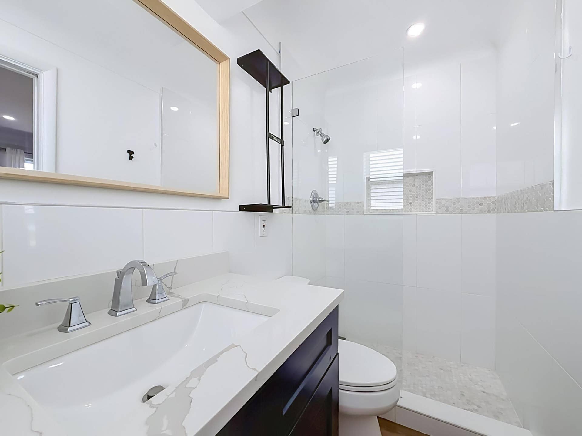 1950 NE 30th Street, Lighthouse Point, Lighthouse Point, FL 33064 1950 NE 30th Street-bathroom queen 2