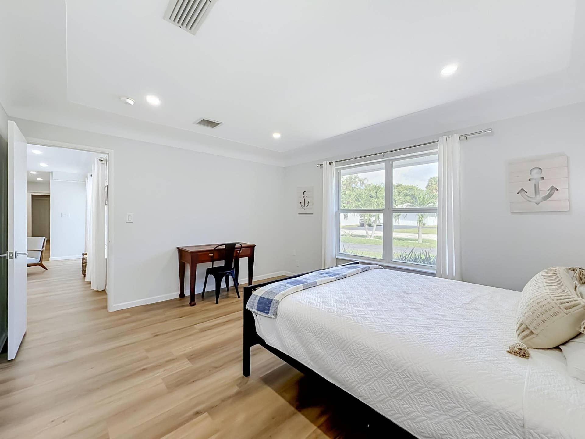 1950 NE 30th Street, Lighthouse Point, Lighthouse Point, FL 33064 1950 NE 30th Street- queen 2