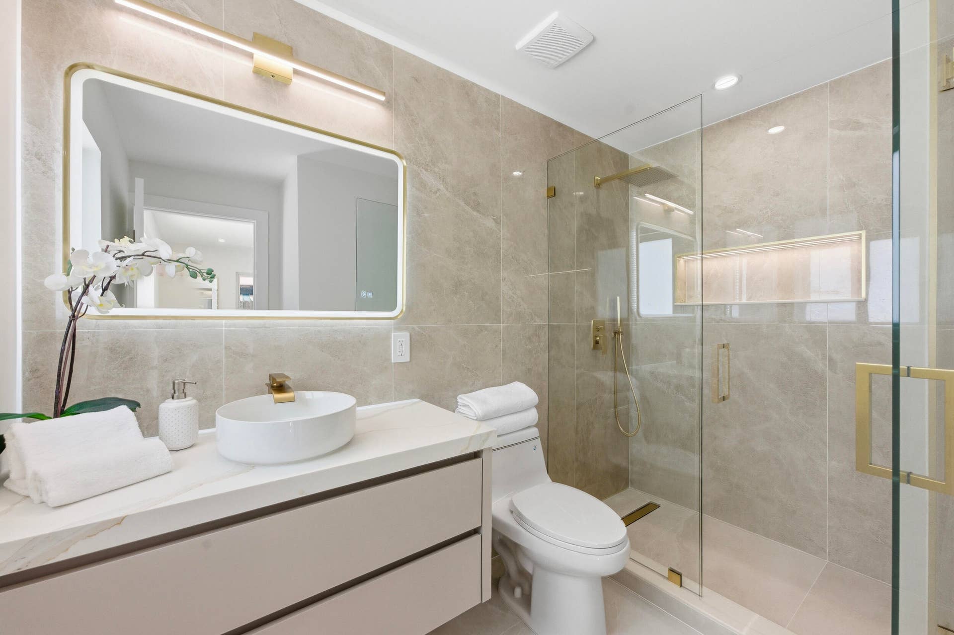 2280 SE 10th Court, Pompano Beach, FL 33062 _jjl9377