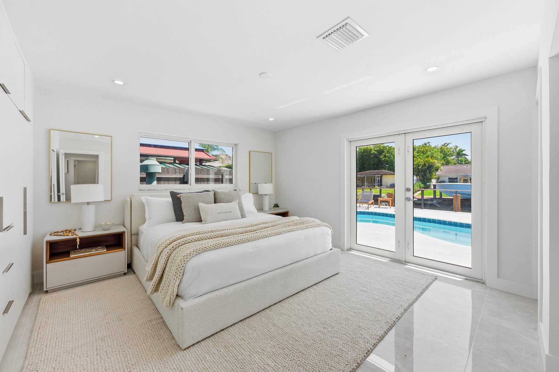 2280 SE 10th Court, Pompano Beach, FL 33062 _jjl9357